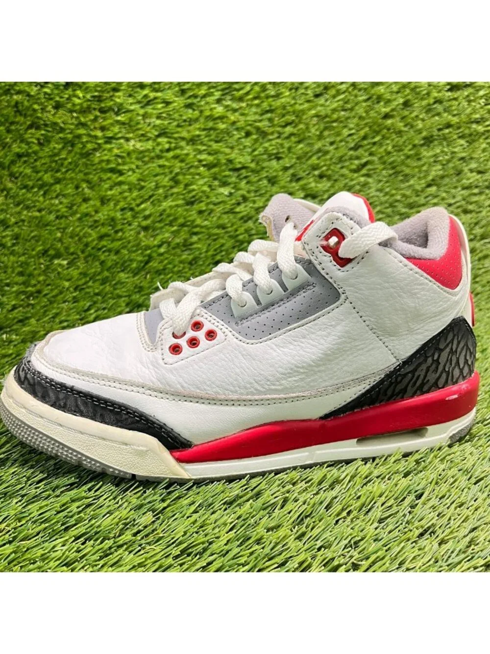 Nike Air Jordan 3 Retro Fire Red White Boys Size 5.5Y Basketball Shoes Sneakers